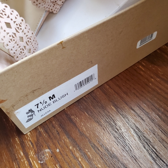 Suede 7.5 NWT J. Simpson Heels - Picture 13 of 13